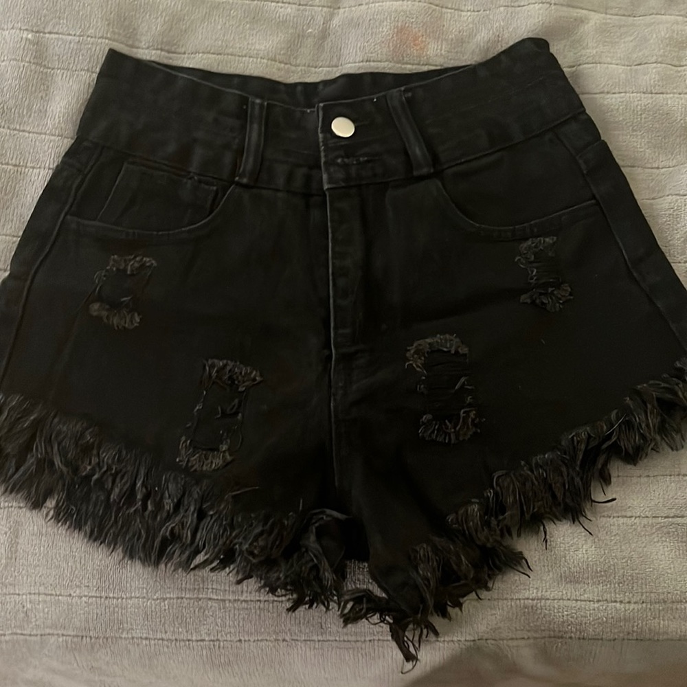 Black distressed shorts
